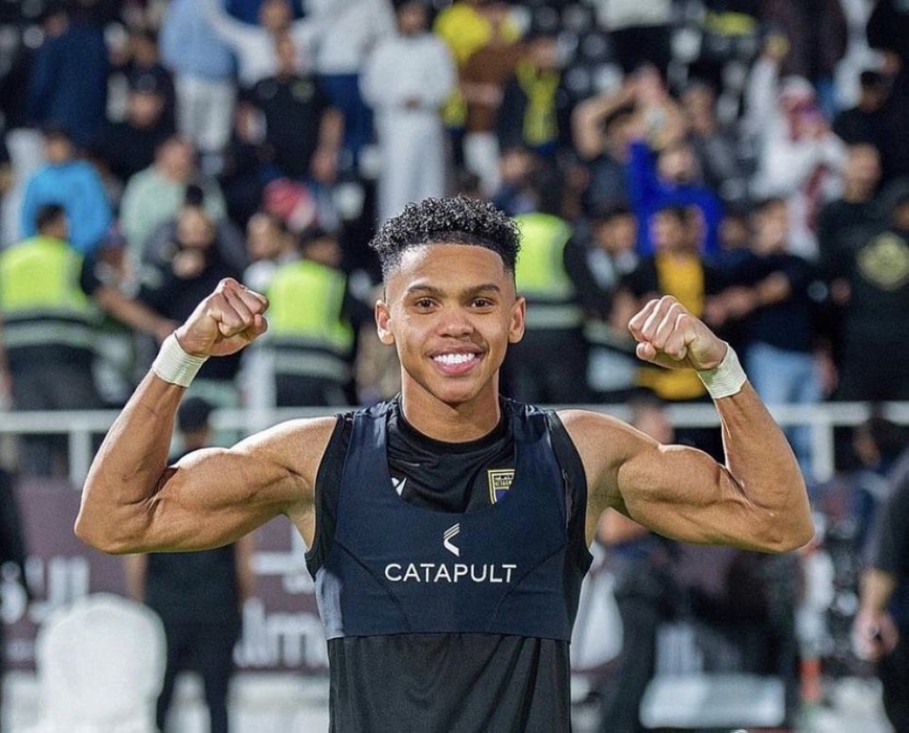 الشباب يسعى لخطف معاذ فقيهي من الاتفاق والفتح في موسم الانتقالات 2025