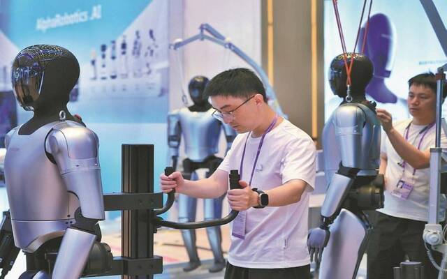 العاصمة الصينية تجمع 1500 ابتكار روبوتي بمشاركة 200 شركة عالمية في 2025