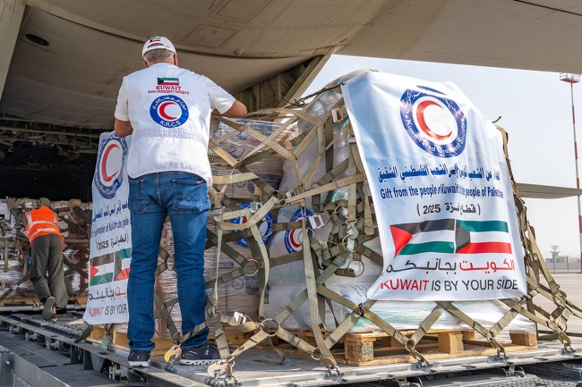 الكويت ترسل أول طائرات الإغاثة الجديدة إلى غزة في 2025