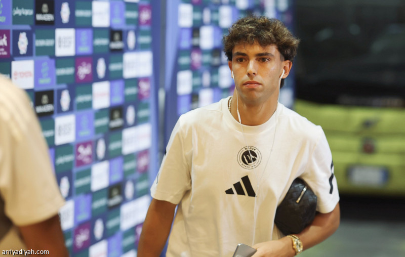 النصر يوافق على انتقال العمري.. تساؤلات تحيط بمستقبل بينتو