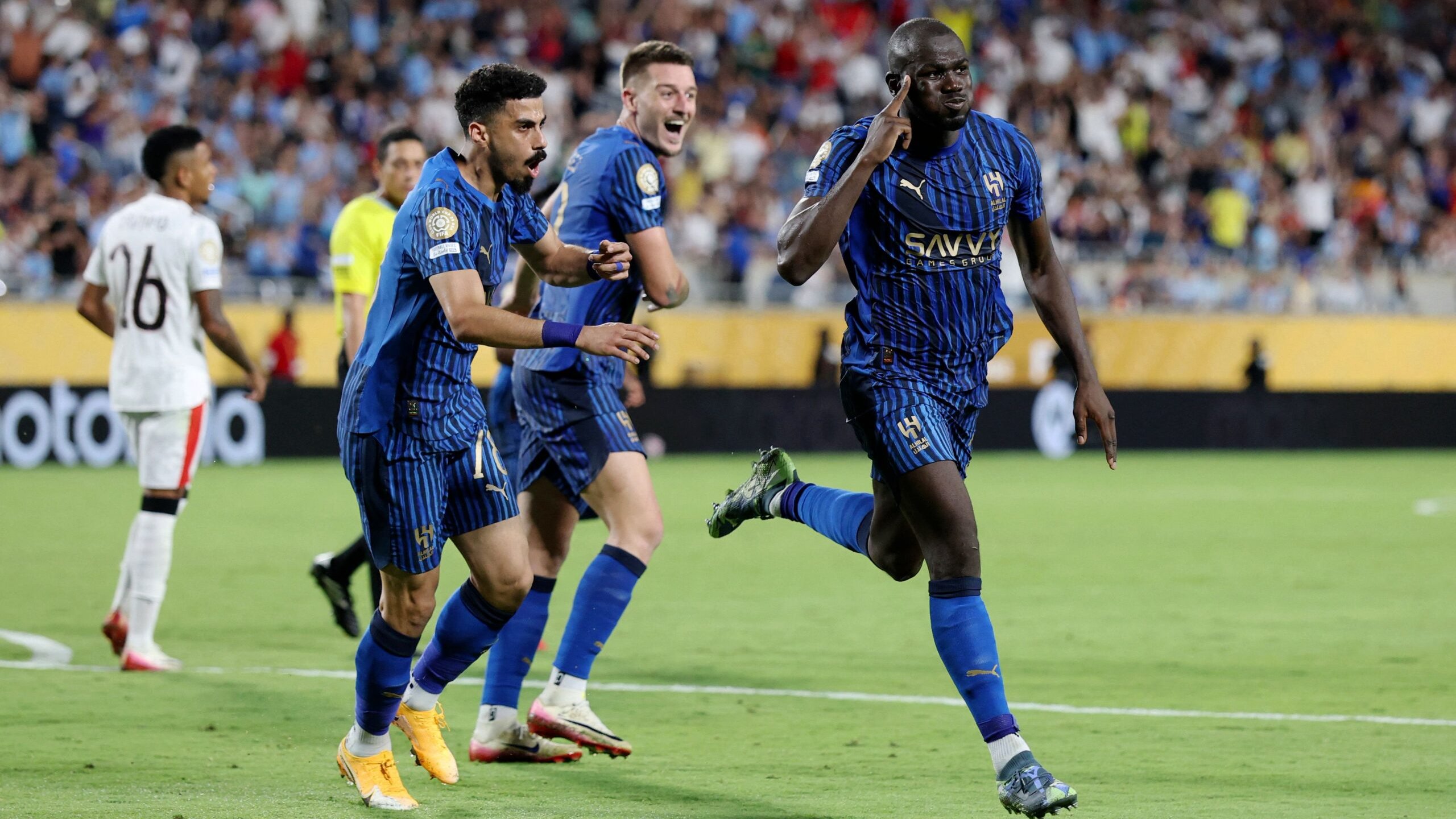 الهلال يفتقد خدمات ثنائيه في لقاء الشارقة 2025