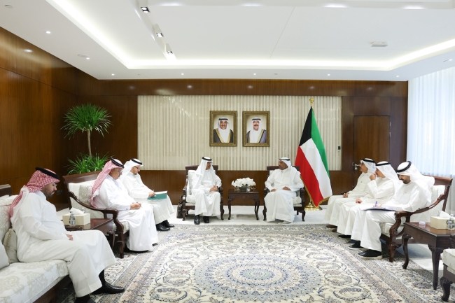 اليحيا يجتمع مع الأمين العام المساعد للشؤون السياسية في مجلس التعاون الخليجي 2025