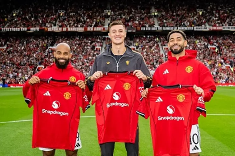 بحضور التعاقدات الحديثة.. مانشستر يونايتد يتفوق وديًا على فيورنتينا في 2025