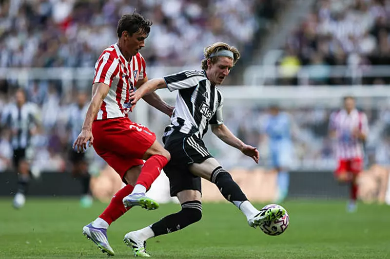 بدون إيزاك.. نيوكاسل يتعثر في آخر تجاربه الودية لعام 2025 ضد أتلتيكو مدريد