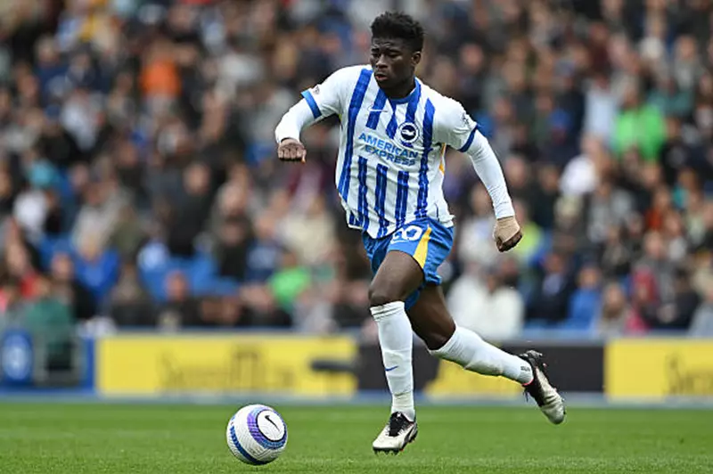 برايتون يوجه مفاجأة لمانشستر يونايتد في صفقة باليبا 2025