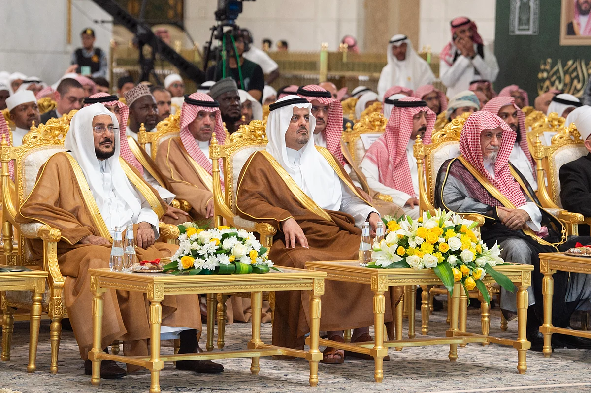 برعاية خادم الحرمين الشريفين.. نائب أمير مكة يحضر الحفل الختامي لمسابقة الملك عبدالعزيز الدولية لحفظ القرآن الكريم 2025 في المسجد الحرام