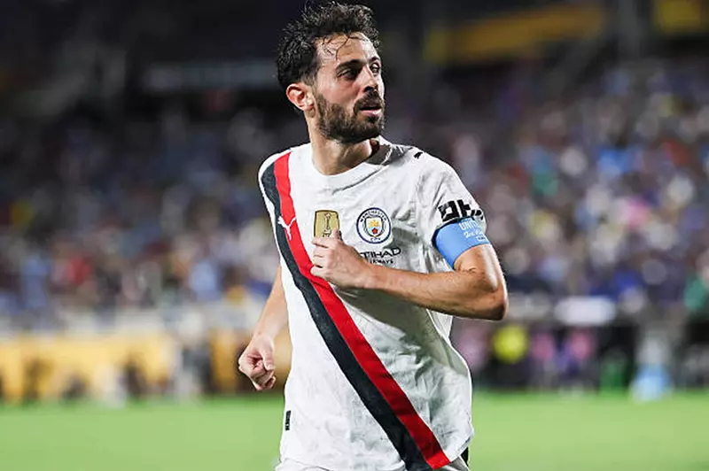 برناردو سيلفا يؤكد.. موسم 2025 يمثل بداية جديدة ودعم الجماهير لا غنى عنه