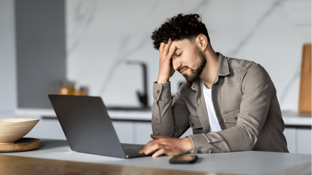 تسع تعديلات بسيطة في Windows 11 تضع حداً للإعلانات المزعجة في عام 2025