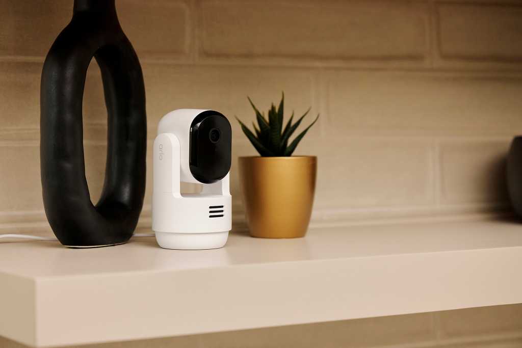 تشكيلة Cam Cam من Arlo تتجدد كلياً مع طرح أولى إصدارات الإمالة في 2025