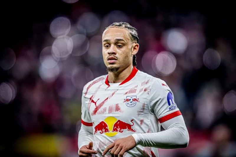 تشيلسي يمدد مفاوضاته مع لايبزيج لضم سيمونز في 2025