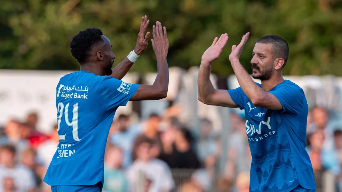 تعرف على توقيت لقاء الهلال وأراو السويسري والقنوات الناقلة وديًا في 2025