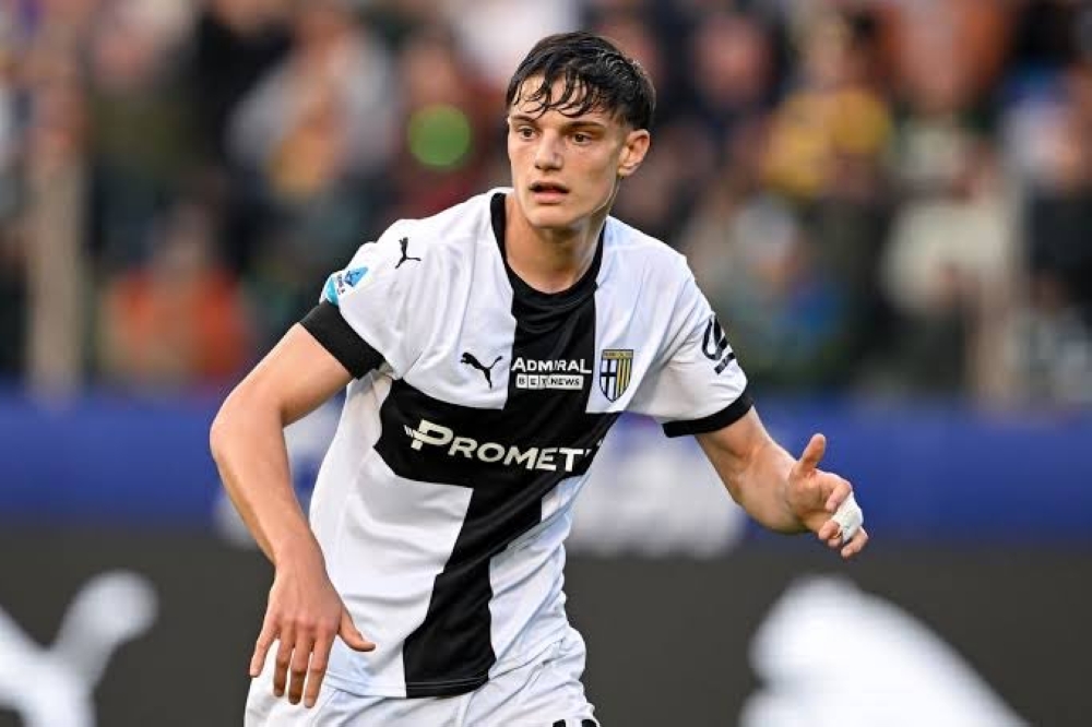 تعرف على مدافعين شباب مرشحين للانضمام إلى الهلال في 2025