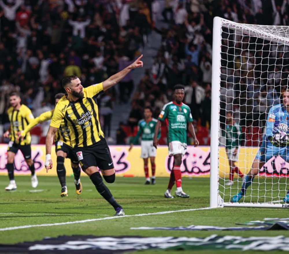 تفاصيل جديدة حول خلاف بنزيما مع مدرب الاتحاد يكشفها بلانيس.. 2025