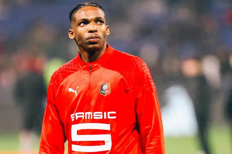 تقارير رومانو تكشف.. أرسنال يراقب موهبة دفاع رين الواعد