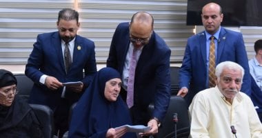 توزيع بطاقات بنكية جديدة لعمال مصريين من مستحقي معاشات التقاعد العراقية لعام 2025