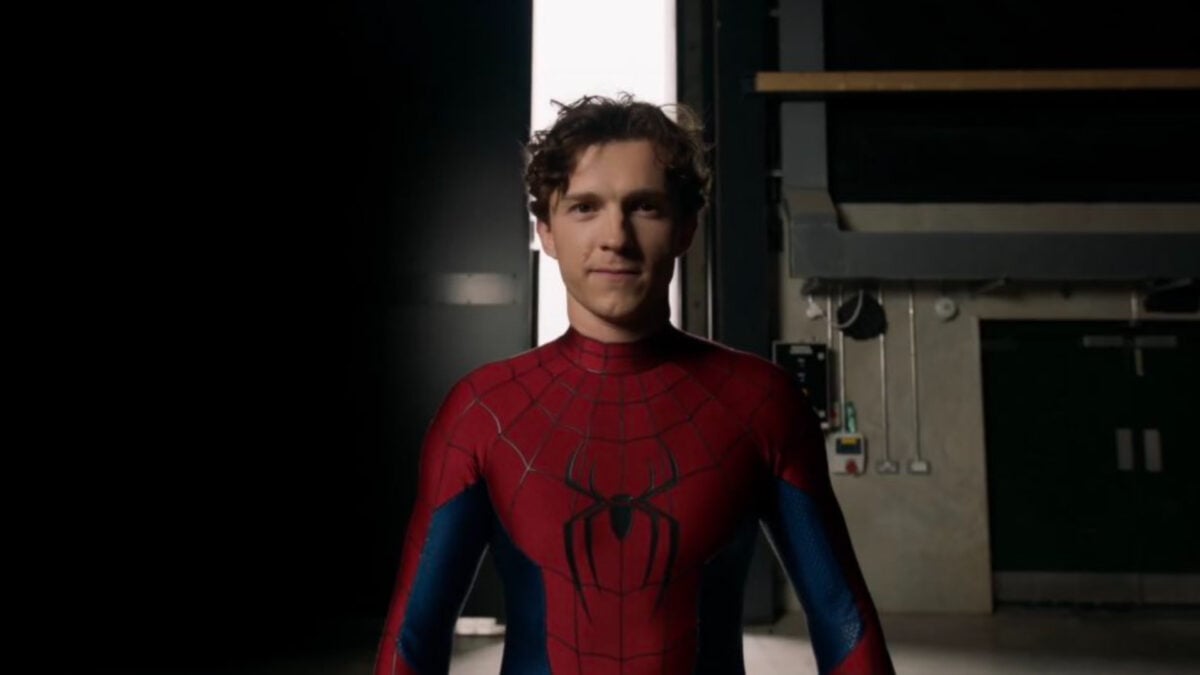 توم هولندا يستعرض الزي الجديد كلياً لفيلم "Spider-Man.. Brand New Day"