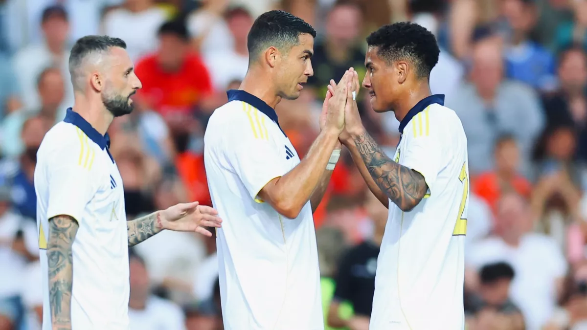 تساؤلات الدويش حول هوية الناقل الرسمي لدوري روشن 2025.. منشور يشعل الجدل