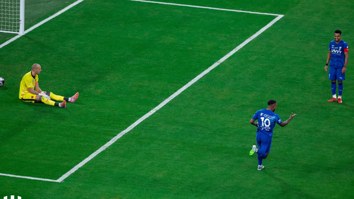 ثنائية الهلال تمنحه انطلاقة قوية في الدوري على حساب الرياض 2025