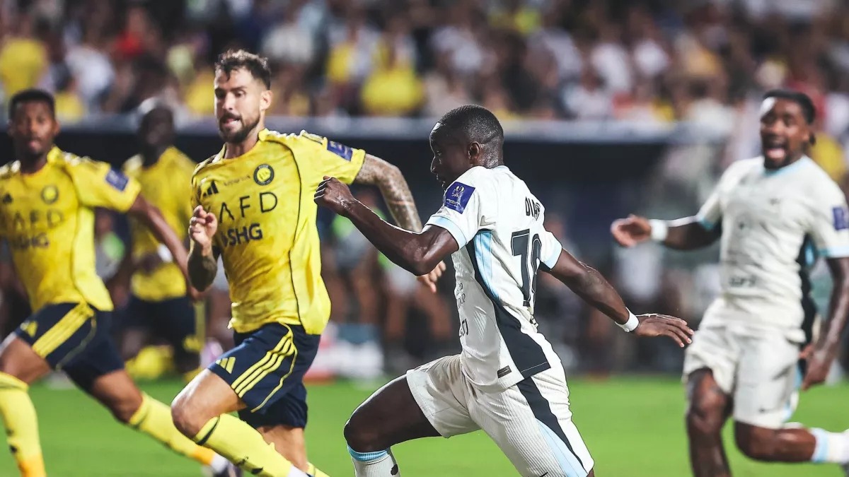 جماهير النصر تطالب بإبعاد مدافع الفريق صاحب الميول "الاتحادية" بعد حادثة مثيرة للجدل 2025