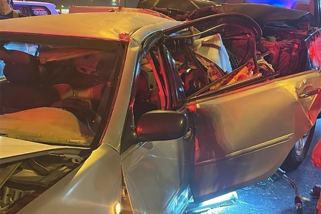 حادث مروري مروع يودي بحياة شخص على طريق الملك عبدالعزيز