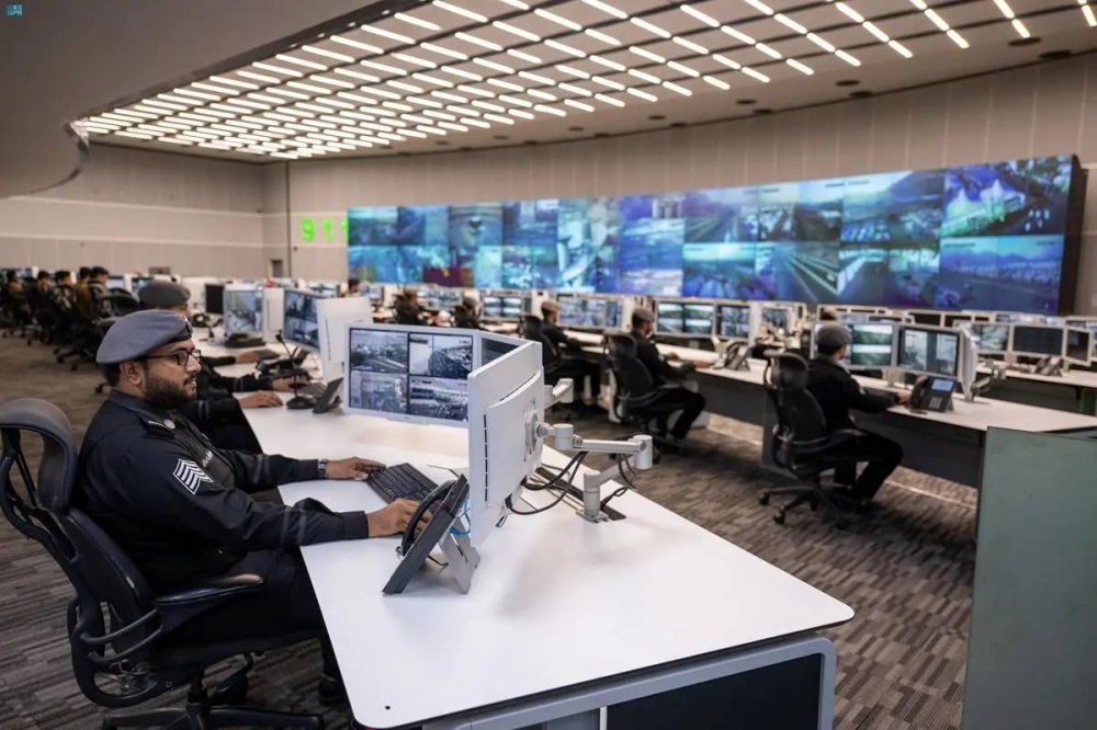 خدمة الطوارئ 911 تتلقى 93 ألف اتصال خلال يوم واحد في 2025