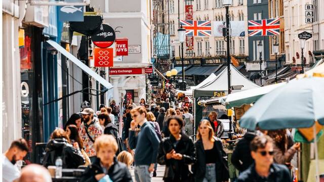 خسائر وظيفية غير مسبوقة في لندن عقب رفع الضرائب عام 2025