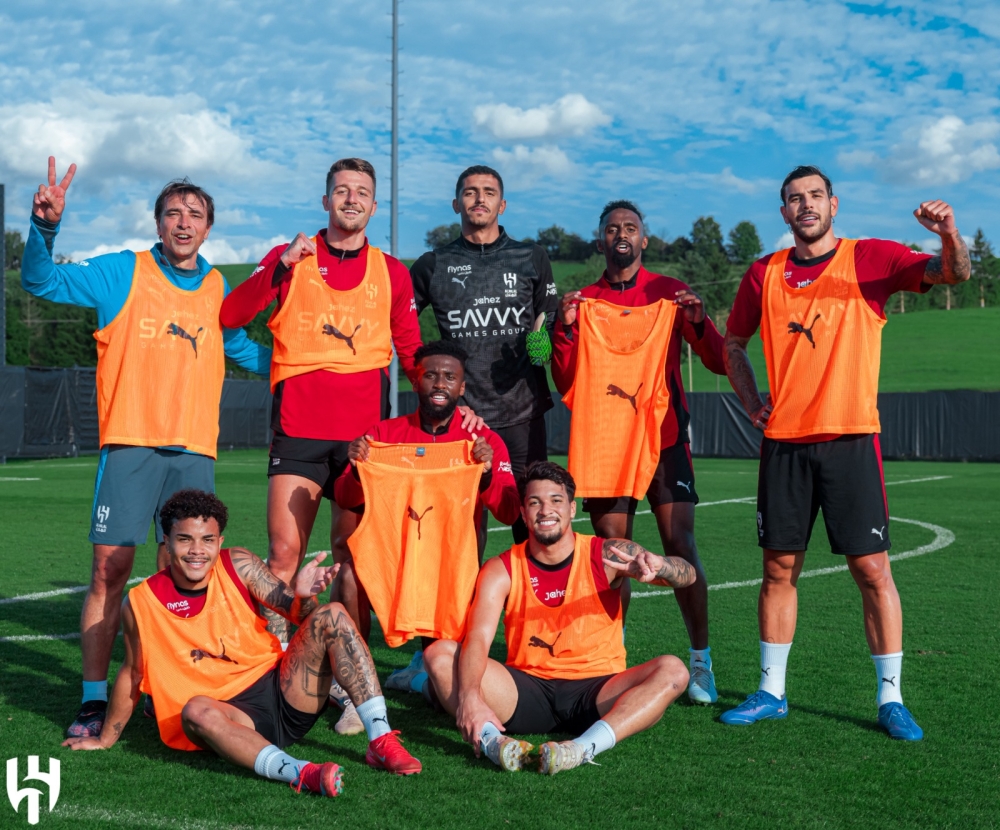 خمسة لاعبين على أعتاب مغادرة الهلال بقرار إنزاغي في 2025