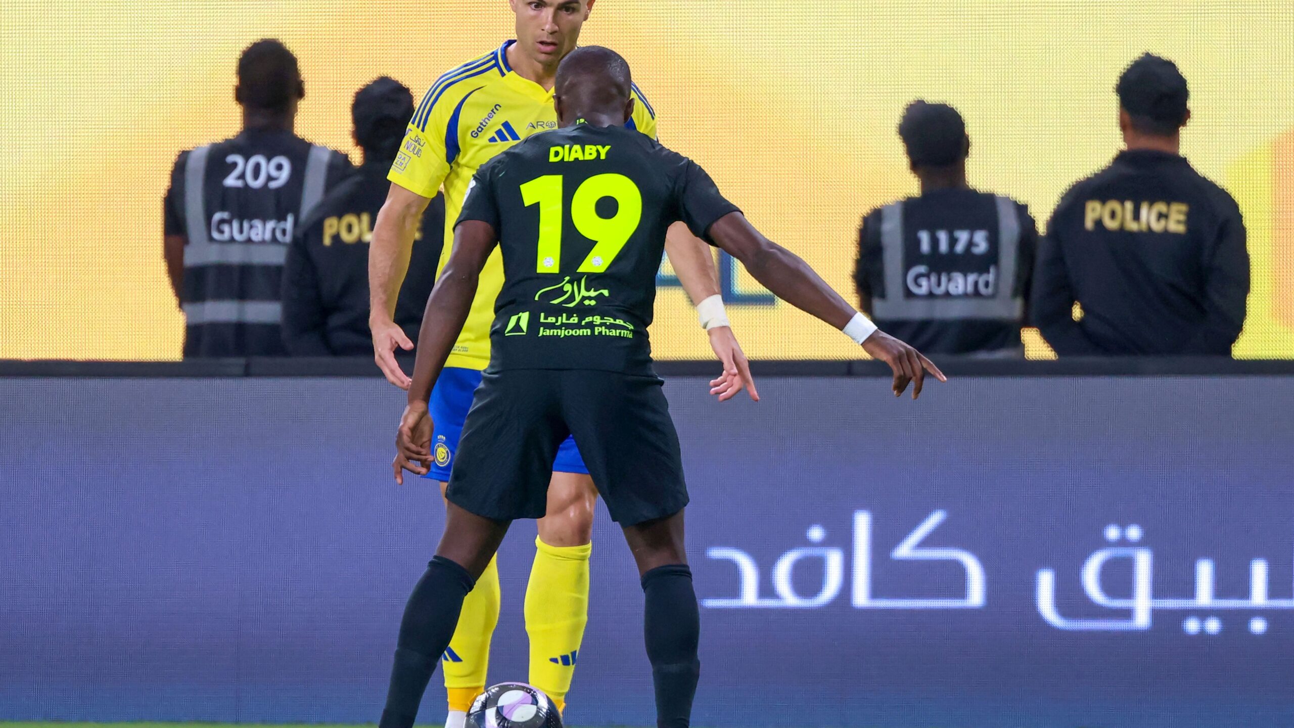 دليلك لمشاهدة مواجهة النصر والاتحاد في نصف نهائي السوبر السعودي 2025.. القنوات الناقلة والبث المباشر عبر الإنترنت