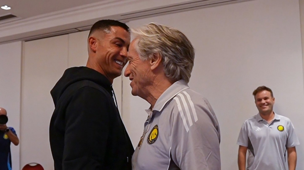 دور مفاجئ لرونالدو وجيسوس في إتمام انتقال ضخم للنصر بعد محادثات الهلال 2025