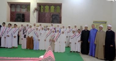 رحلة عمرة هدية لحفظة القرآن الكريم.. قرية سقارة تكرم أبناءها في 2025