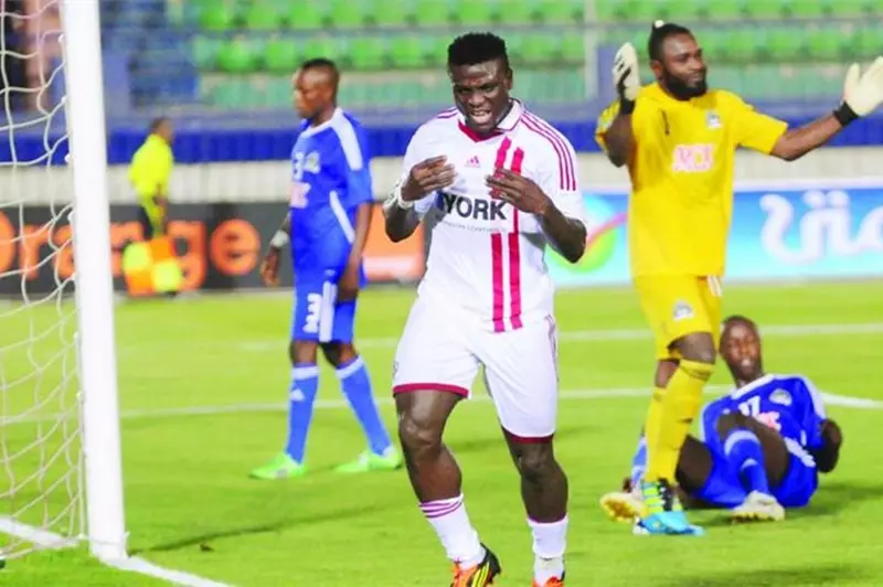 رحيل المهاجم البنيني رزاق أوموتويوسي نجم الزمالك السابق