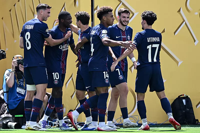 صباح أوروبي متجدد.. انضمام سيسكو.. تأهب في باريس.. وعرض خاص لأرنولد 2025