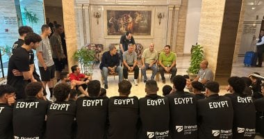 طارق محروس يعود لمعسكر منتخب اليد لدعم اللاعبين في بطولة العالم 2025 بعد شفائه