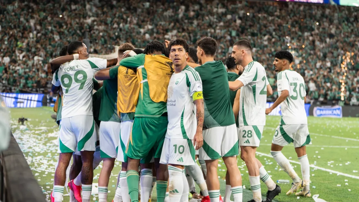 غياب الثلاثي الأجنبي عن الأهلي في مواجهة النصر 2025.. سبب مفاجئ