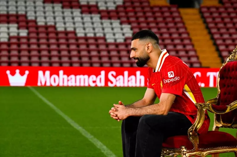غياب رونالدو وصلاح عن اللائحة التاريخية قبل بداية الدوري الإنجليزي 2025