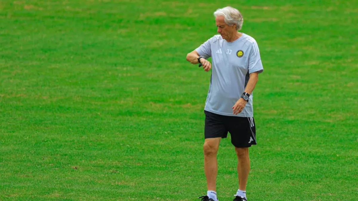 قرار حاسم من خيسوس.. إبعاد الثلاثي غير المرغوب فيه عن صفوف النصر