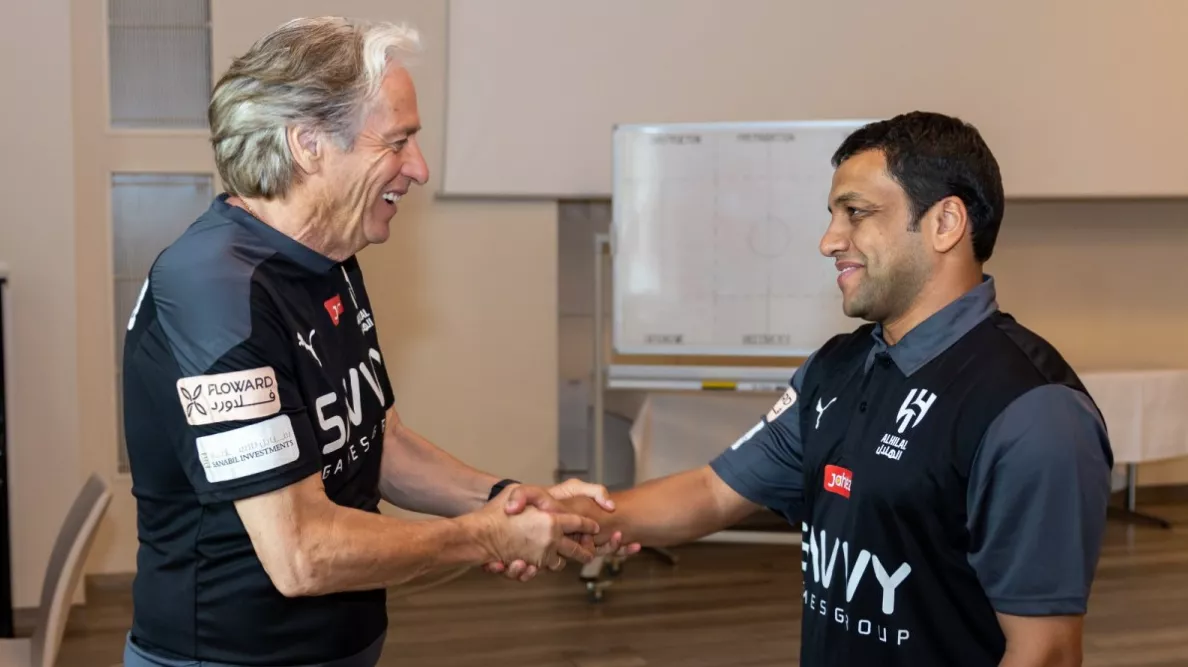 قرار مفاجئ في الهلال.. الشلهوب يتسلم منصب جديد بعد توليه قيادة الزعيم في 2025