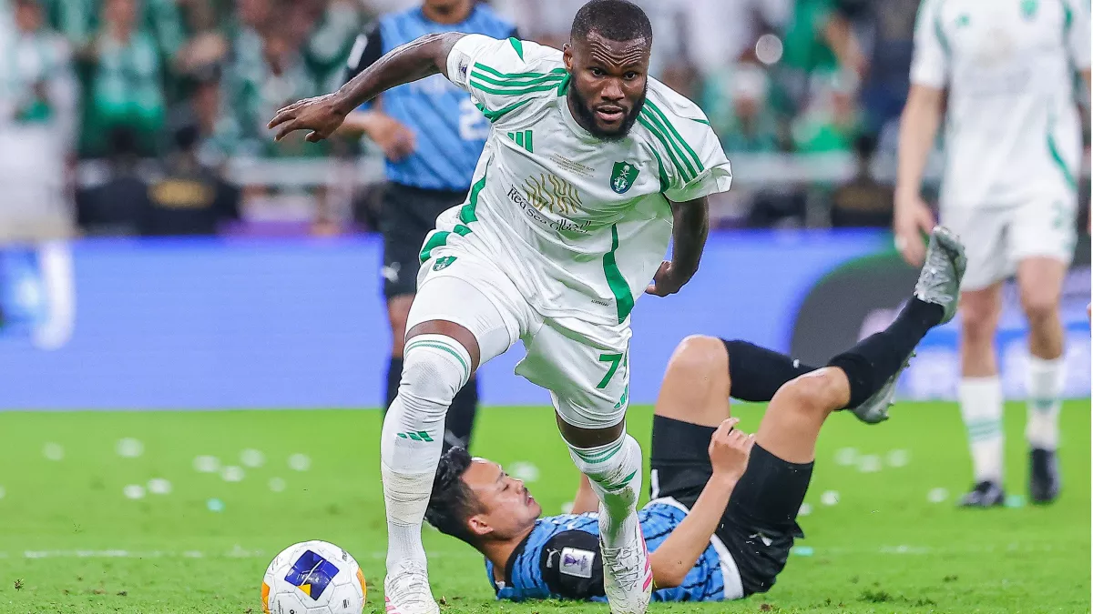 مستقبل كيسييه مع الأهلي.. مستجدات مثيرة وأزمة تلوح في الأفق