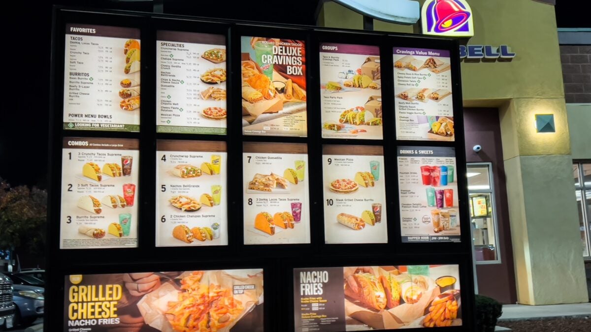 كيف تساهم قوائم Y2K في مطاعم Taco Bell في زيادة أرباح المستثمرين عام 2025؟