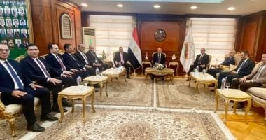 لقاء يجمع رئيس النيابة الإدارية ورئيس نادي مستشاري الهيئة بالمنيا 2025