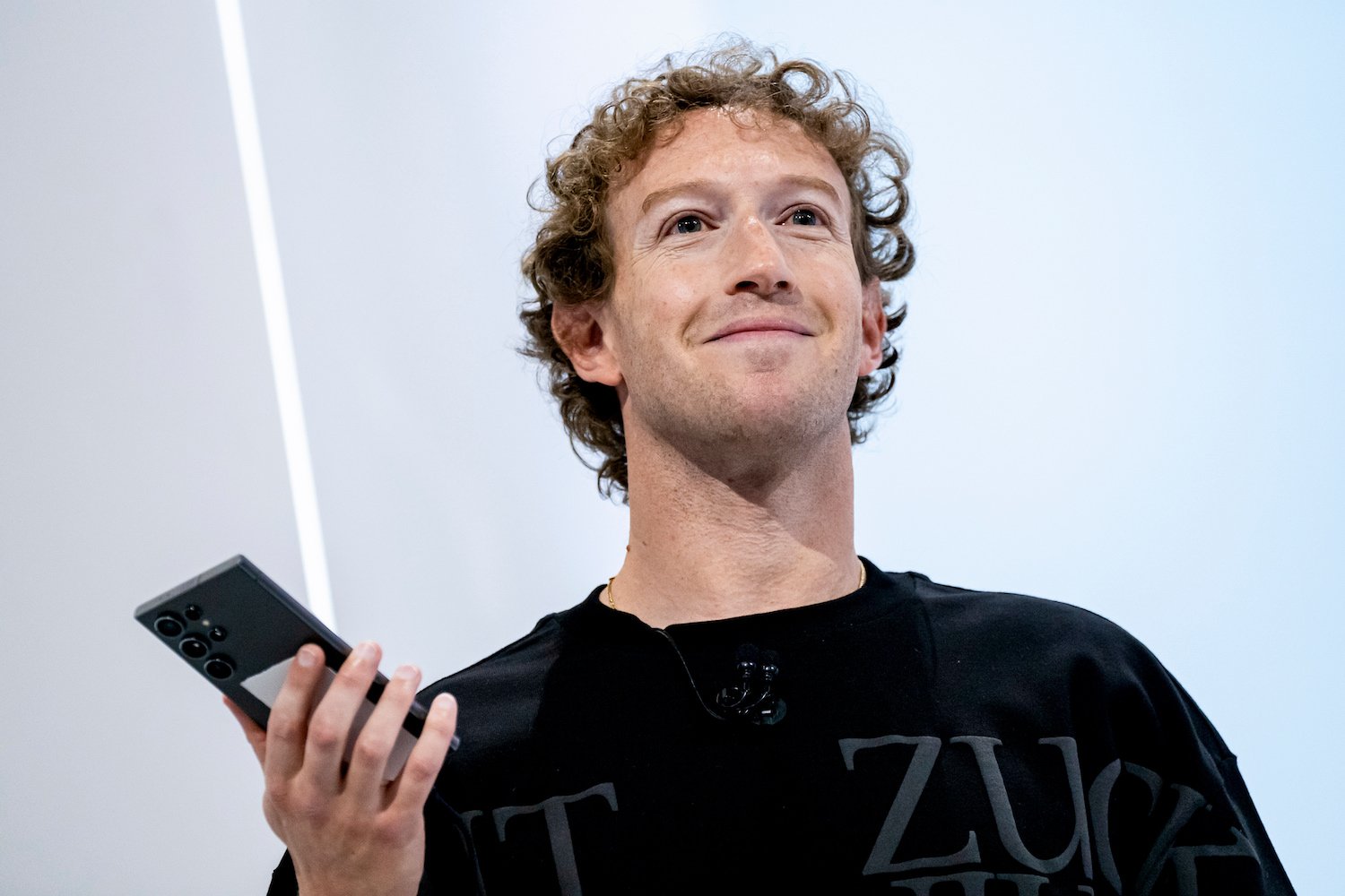 لماذا حتى في عام 2025 لا يرغب الكثيرون في العمل لدى Zuck مهما كان الراتب مغريًا؟