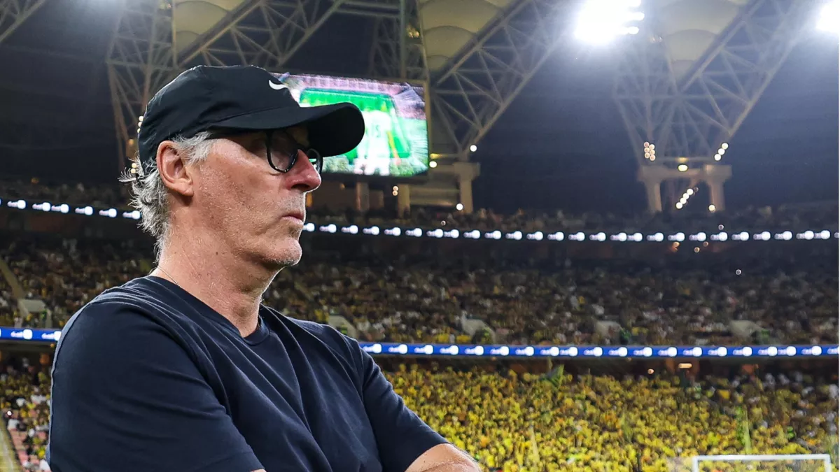 لوران بلان يوصي باستمرار نجم الاتحاد في 2025.. كواليس حصرية