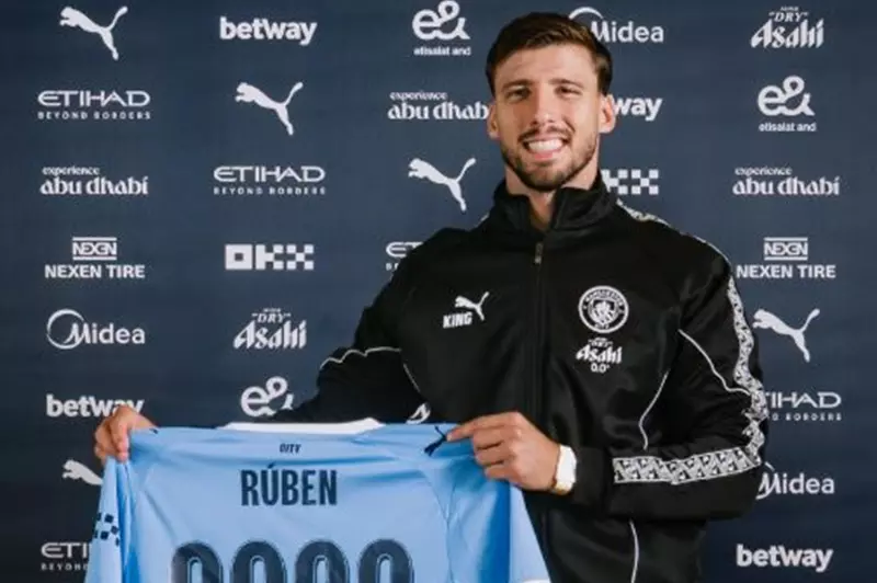 مانشستر سيتي يستكمل إجراءات تمديد عقد روبن دياز حتى عام 2029 رسميًا