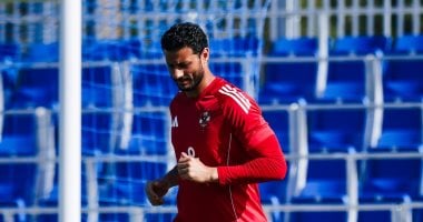 محمد الشناوي الأقرب لحماية مرمى الأهلي أمام فاركو غداً في الدوري 2025
