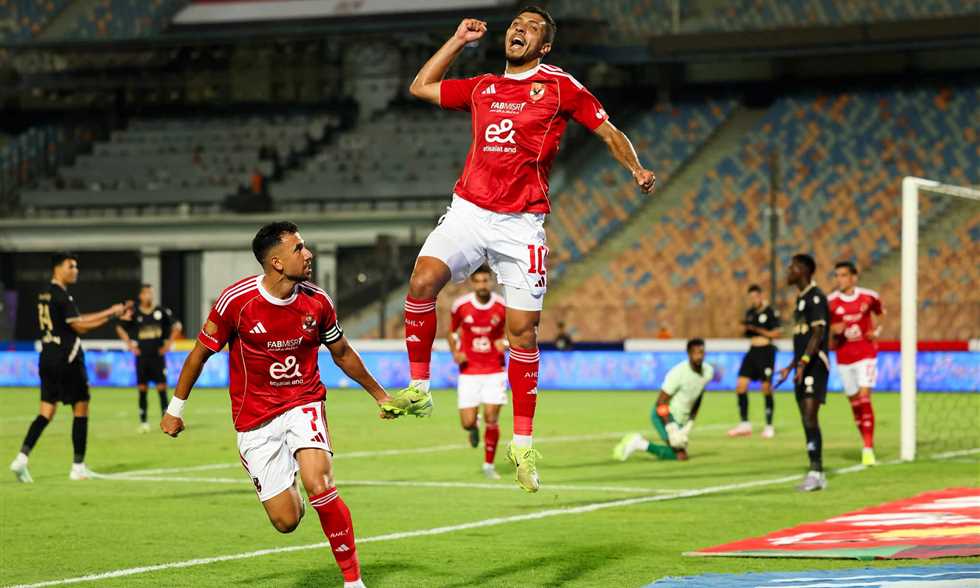 محمد شريف يهز شباك فاركو للمرة 60 ويمنح الأهلي الأسبقية في 2025