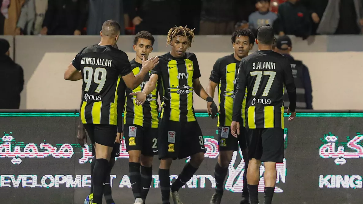 مستقبل فواز الصقور مع الاتحاد.. هل يرحل عن العميد في 2025؟