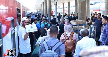 وداع السودانيين لمصر في عام 2025.. لحظات المغادرة على متن القطار رقم 3.. فيديو