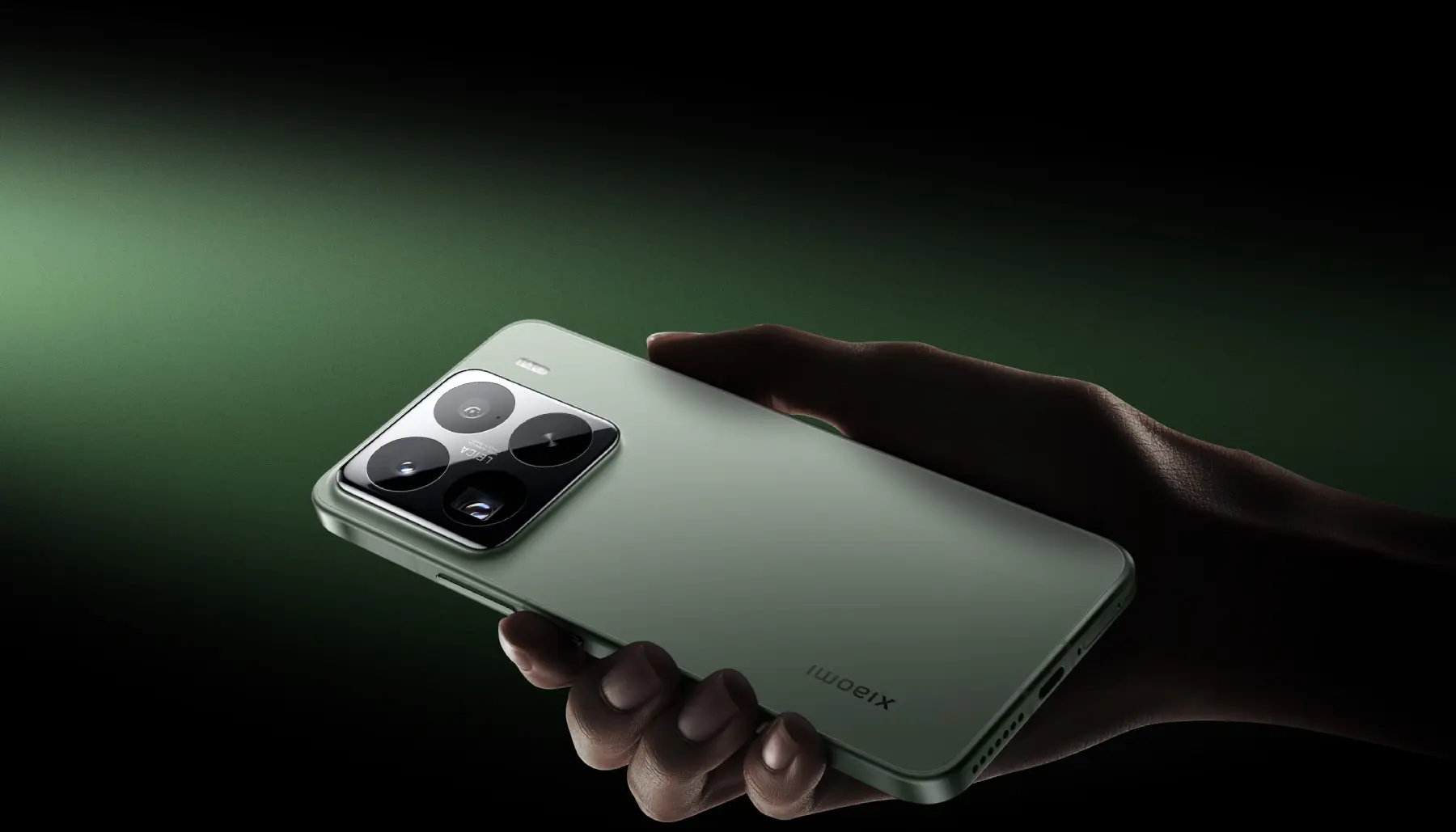 تسريبات تكشف عن وجود شاشة خلفية في هاتف شاومي 16 برو ماكس لعام 2025