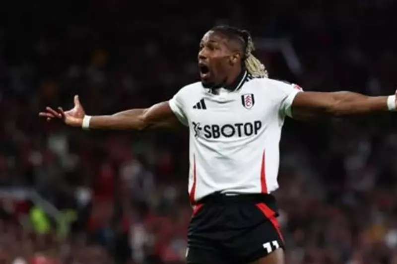 أداما تراوري يوقع عقده مع نادي العلا السعودي في 2025