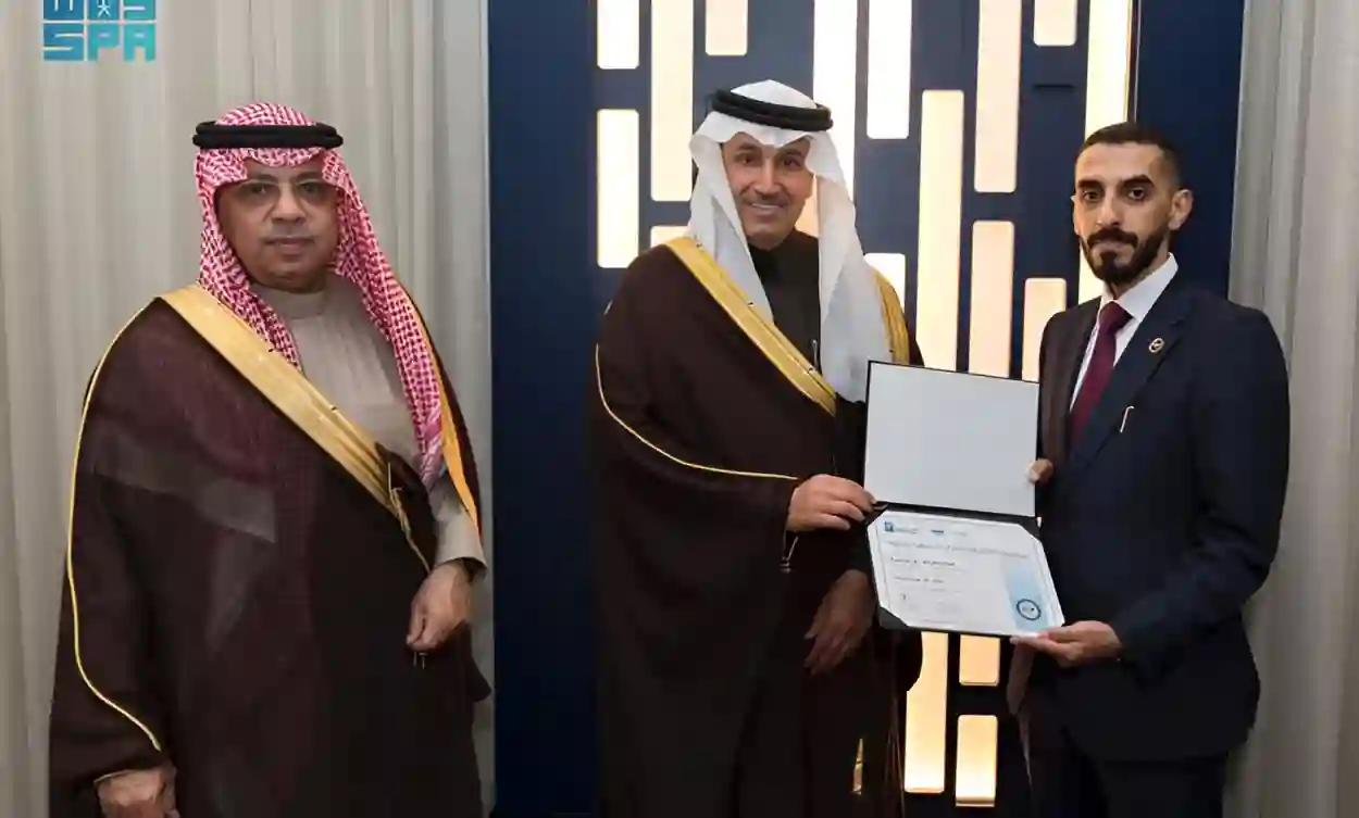 إنجاز عالمي في سلامة الطيران.. سلطان مشرف يُحقق التصنيف الأعلى لعام 2025